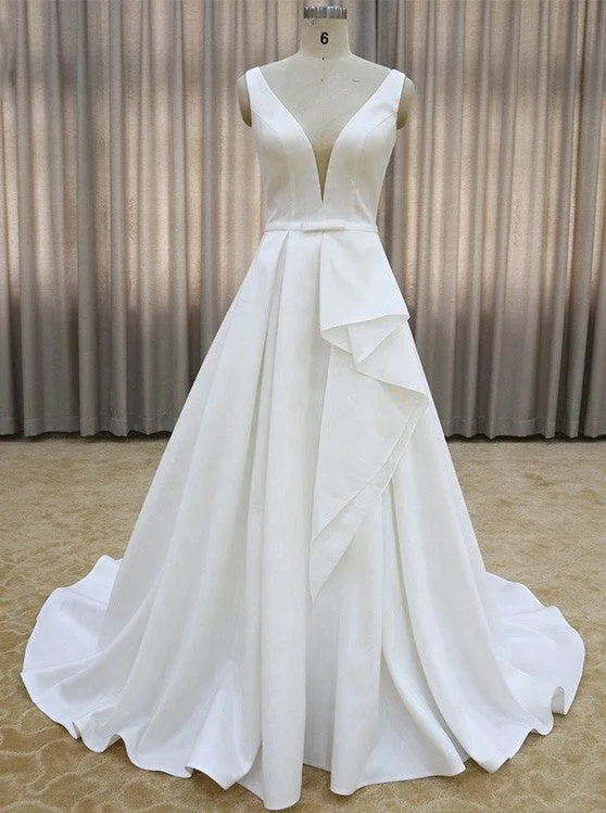 Simple V-neckline Ivory Wedding Dress