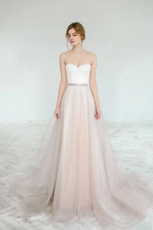 Classic Ball Gown Sweetheart Wedding Dress